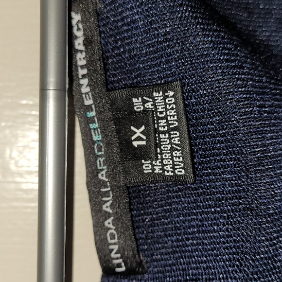 Linda Allard/Ellen Tracy short sleeve 100% silk tshirt - Picture 2 of 3